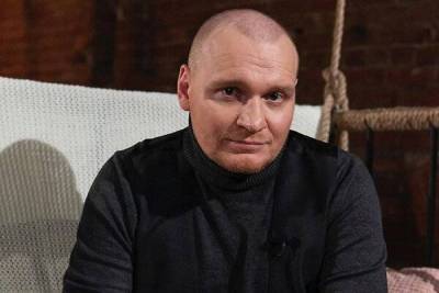 Сергей Сафронов - «Брали фрагменты» У Сергея Сафронова появился шрам на шее из-за смертельной болезни - skuke.net
