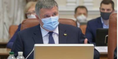 Владимир Зеленский - Арсен Аваков - Аваков о работе с Зеленским: Ушел бы в отставку, если бы его решения были несовместимы с моим внутренним миром - nv.ua