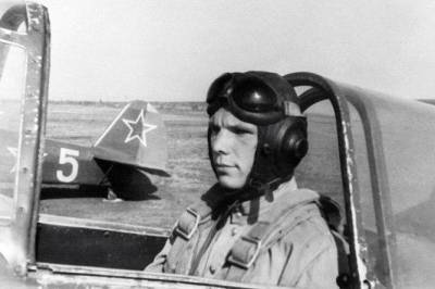 Юрий Гагарин - Как наказали курсантов, которые избили Гагарина в авиационном училище - russian7.ru
