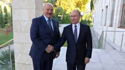 Владимир Путин - Александр Лукашенко - Александр Лукашенко назвал глупыми разговоры о слиянии России и Белоруссии - riafan.ru - Москва - Сочи - Минск