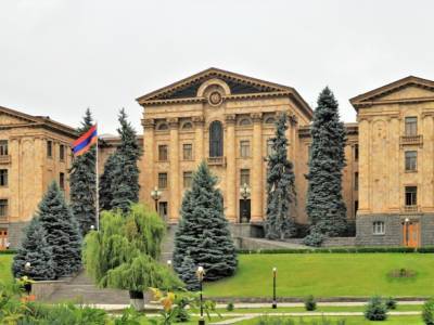 Никола Пашинян - Ален Симонян - Ситуация в Армении: в партии Пашиняна теперь говорят, что "российское оружие - лучшая в мире" - unn.com.ua - Россия - Киев - Армения