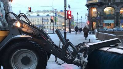 Вадим Наумов - Неподвижный тракторист привлек внимание петербуржцев - nation-news.ru - Санкт-Петербург - район Центральный