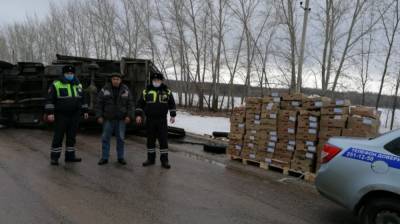 На воронежской трассе у грузовой «Газели» отлетело колесо - vestivrn.ru - Воронежская обл. - Курск - Борисоглебск