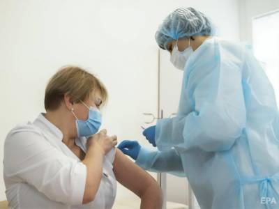 Делать прививку от COVID-19 вакциной Covishield соглашается лишь каждый третий-четвертый украинский медик – СМИ - gordonua.com - Украина - Харьковская обл. - Полтавская обл.