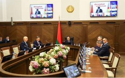 Роман Головченко - Роман Головченко потребовал принять меры для реализации директив о развитии ЖКХ и стройотрасли - grodnonews.by
