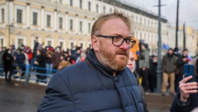 Виталий Милонов - Милонов призвал депутатов Петербурга не бояться СМИ - dp.ru - Санкт-Петербург