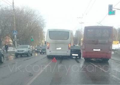 Из-за аварии на Касимовском шоссе собралась большая пробка - ya62.ru - Рязань