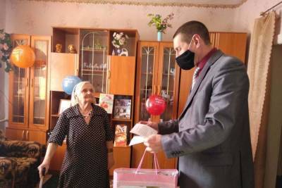 В Бондарском районе труженицу тыла поздравили с 90-летием - tambov.mk.ru