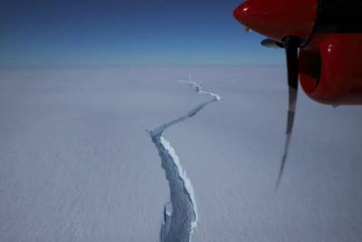 Айсберг размером с три Харькова откололся от ледника в Антарктиде - techno.bigmir.net - Антарктида