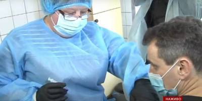 Владимир Зеленский - Виктор Ляшко - Чувствует себя хорошо. Ляшко вакцинировался от коронавируса - nv.ua - Киевская обл.