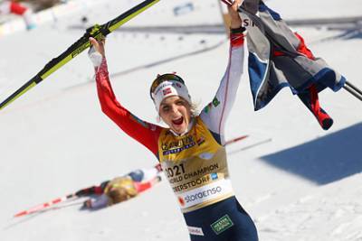 Тереза Йохауг - Фрида Карлссон - Эбба Андерссон - Норвежская лыжница обошла Лазутину по количеству золотых наград на ЧМ - lenta.ru