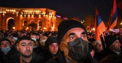 Никол Пашинян - Оник Гаспарян - Суд по румынскому сценарию или досрочные выборы: чем закончится политический кризис в Ереване - reendex.ru - Ереван