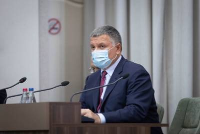 Петр Порошенко - Арсен Аваков - Аваков - о возможных санкциях против Порошенко: Он не враг, а часть внутренней политики - kp.ua