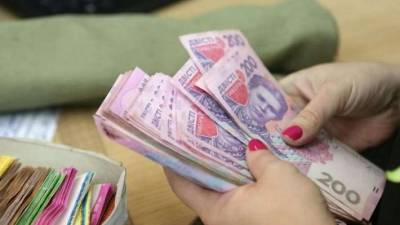 Украинки начали зарабатывать больше - lenta.ua - Украина