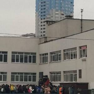 В школе в Киеве распылили слезоточивый газ - reporter-ua.com - Киев