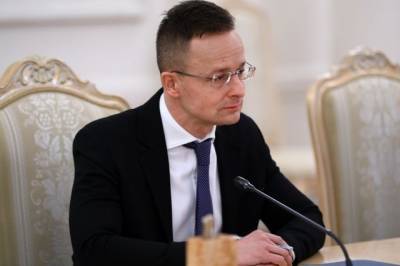 Петер Сийярто - Глава МИД Венгрии вакцинировался препаратом «Спутник V» - aif.ru - Венгрия