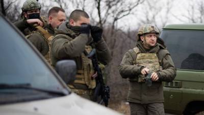 Виктор Баранец - Зеленский блефует: военные эксперты оценили «вооруженную орду» Украины вблизи границ ЛДНР - riafan.ru - Донецк - Донбасс