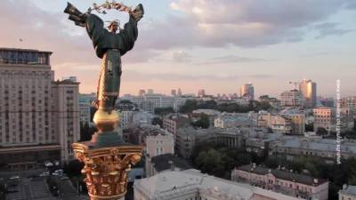 Виктор Янукович - Наталья Поклонская - Сергей Аксенов - Николай Азаров - "Максимальные санкции" Киева оказались "мертворожденными" - vesti.ru - Киев - Крым