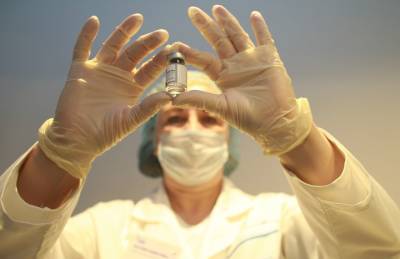 СМИ: найдена возможная причина образования тромбов после вакцины AstraZeneca - vm.ru - Норвегия - Англия
