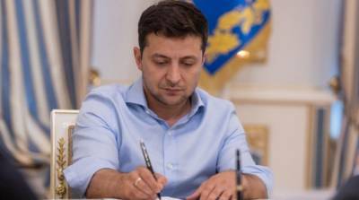 Владимир Зеленский - Игорь Коломойский - Президент продлил санкции против двух российских банков - ru.slovoidilo.ua - Киев