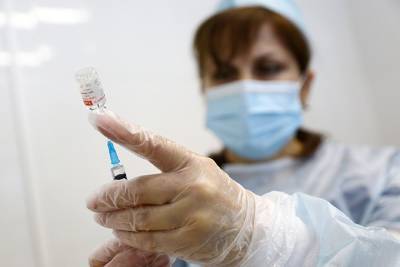 СМИ: Второй человек погиб в Дании после вакцины AstraZeneca - vm.ru - Англия - Дания