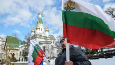 Владимир Джабаров - Сенатор заявил, что РФ зеркально ответит Болгарии в случае высылки дипломатов - gazeta.ru - Москва - Болгария