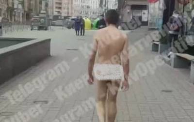 В центре Киева голый мужчина прыгнул в подземный переход - korrespondent.net - Киев - Ужгород
