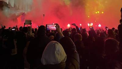 Владимир Зеленский - На Украине возбудили уголовное дело после протеста у офиса Зеленского - iz.ru - Киев - Винницкая обл.