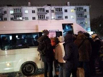 Замерзают на остановках – В мэрии назвали конкретные причины недовольства населения общественным транспортом Уфы - ufacitynews.ru - Уфа