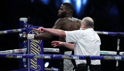 Околи отправил Гловацки в нокаут и завоевал титул WBO в первом тяжелом весе - sportarena.com - Англия - Лондон
