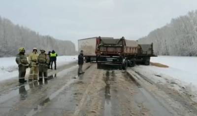 В Башкирии водитель легкового авто погиб в ДТП с двумя большегрузами - mkset.ru - Башкирия - Уфа - Пермский край