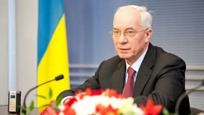 Николай Азаров - Экс-премьер Украины осудил санкции Киева против бывших политиков - riafan.ru - Киев