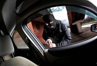 Полицией раскрыт угон вишневой «семерки» с улицы Льва Толстого в Волхове - online47.ru - Ленинградская обл. - Санкт-Петербург
