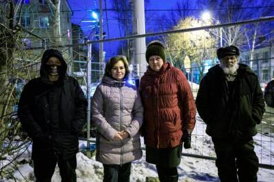 Екатеринбуржцы пятые сутки дежурят у вышки связи на Уралмаше. Что присходит? - newsland.com - Екатеринбург