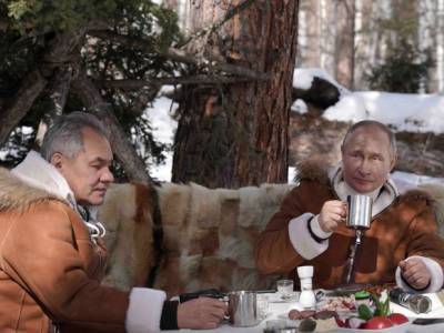 Сергей Шойгу - Владимир Путин - «Хорошо здесь»: Появилось видео, на котором Путин и Шойгу отдыхают в тайге - rosbalt.ru