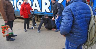 В трамвае в Одессе мужчина распылил газовый баллончик в лицо пенсионеру - ТЕЛЕГРАФ - telegraf.com.ua - Одесса