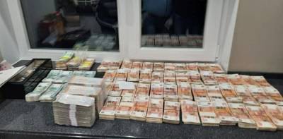 Иван Белозерцев - У Пензенского губернатора при обыске обнаружили пачки денег и другие предметы роскоши - readovka.news - Москва - Пензенская обл. - Пенза