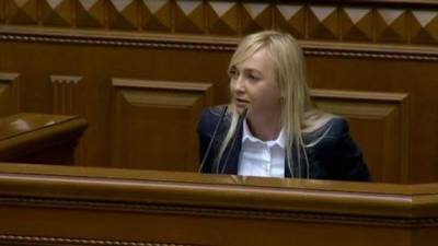 Александра Устинова - «Предлагаю собрать внеочередное заседание Рады десяткам тысяч умерших от ковида, которых убила ваша власть», — Устинова - enovosty.com - Украина
