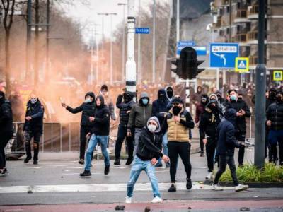В Амстердаме на демонстрации против карантина задержаны десятки человек - lenta.ua - Амстердам