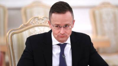 Петер Сийярто - Глава МИД Венгрии пожаловался на нападки ЕС из-за выбора вакцины «Спутник V» - 5-tv.ru - Венгрия - Будапешт