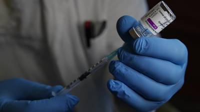 Власти ЮАР продали приобретенные вакцины AstraZeneca - iz.ru - Юар