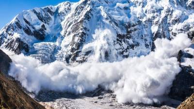 Видео последствий схода мощной лавины в Дагестане, заблокировавшей девять сел - 5-tv.ru - респ. Дагестан