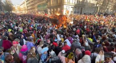 Тысячи участников и яркие костюмы: полиция разогнала карнавал в Марселе – видео - 24tv.ua