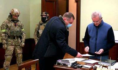 Иван Белозерцев - Борис Шпигель - Антон Колосков - Губернатор Белозерцев получил часть взятки в виде автомобиля и часов Breguet - og.ru - Пензенская обл.