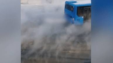 Во Владивостоке улица превратилась в реку кипятка — видео - reendex.ru - Владивосток