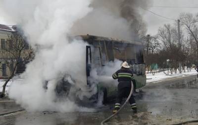 Под Киевом взорвалась и загорелась маршрутка - korrespondent.net - Киев - Киевская обл.