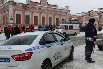 В Нижнем Тагиле студент на спор с одногруппниками "заминировал" колледж - nakanune.ru