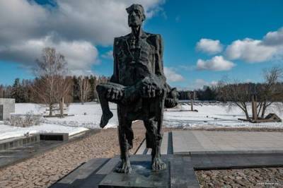 22 марта 1943 года украинские каратели и эсэсовцы - немцы сожгли деревню Хатынь и 149 её жителей - argumenti.ru - Киев