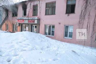 12 человек спасли из пожара в Казани - kazan.mk.ru - респ. Татарстан - Казань