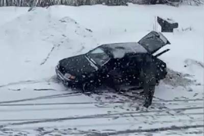 В Ленинградской области водитель «Лады» на тверских номерах спровоцировал серьезный конфликт - tver.mk.ru - Ленинградская обл.